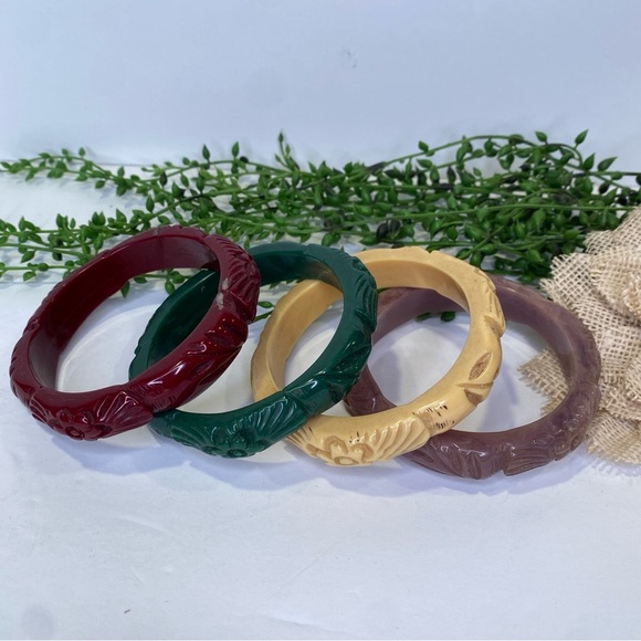 Vintage Jewelry - Four Vintage Lucite Acrylic Floral Carved Bangles Red Green Ivory Grey